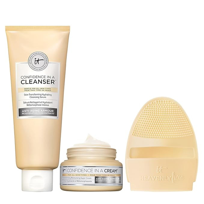 IT Cosmetics Cleanse & Hydrate Skincare Set - Includes Confidence in a Cream Moisturizer (2 oz) +... | Amazon (US)