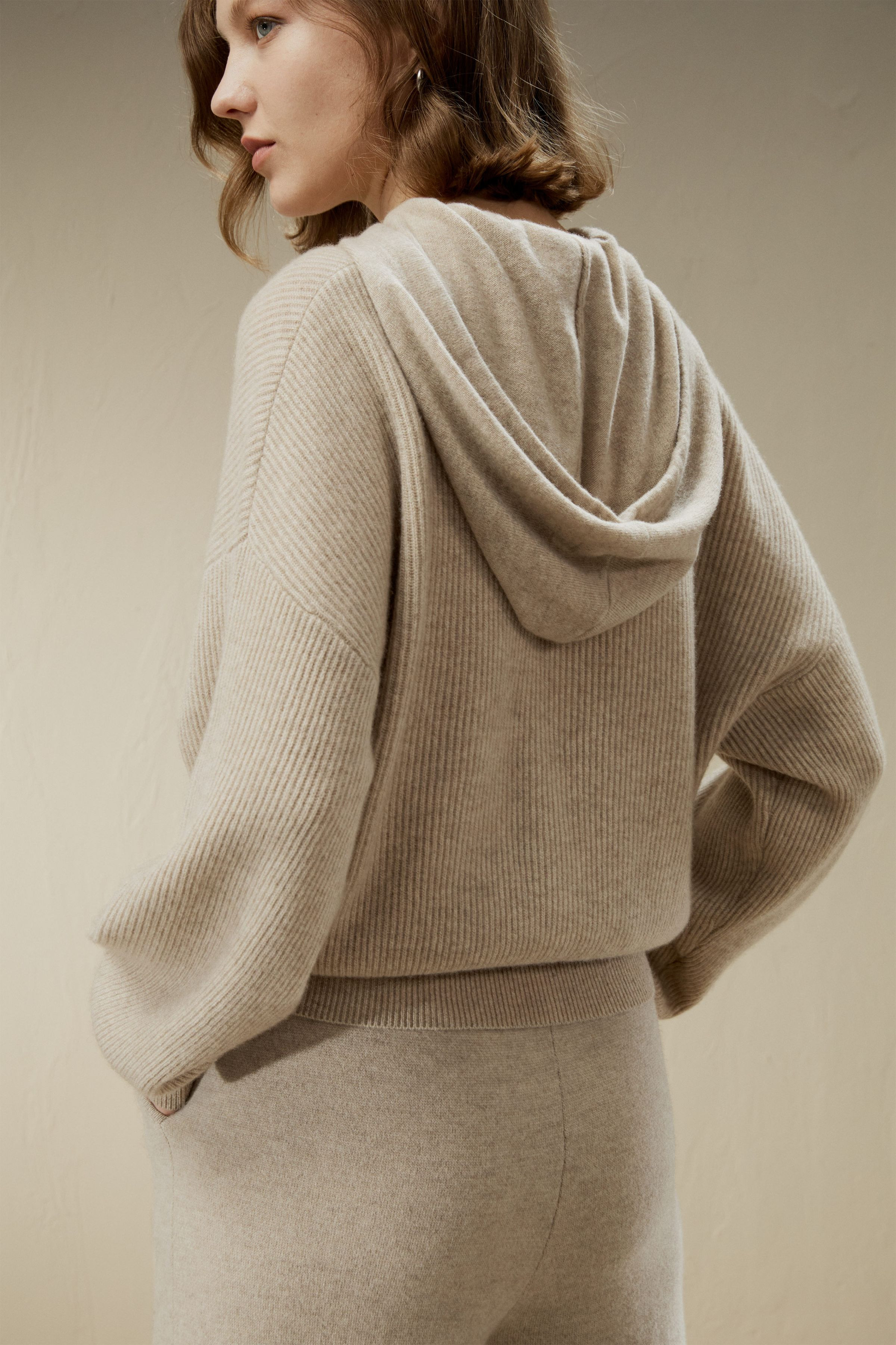 Eshe 2-in-1 Cashmere Detachable Hoodie | LilySilk