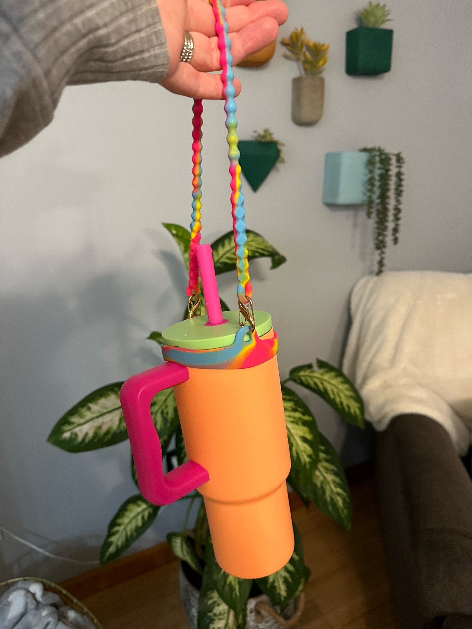 Simple modern tumbler 