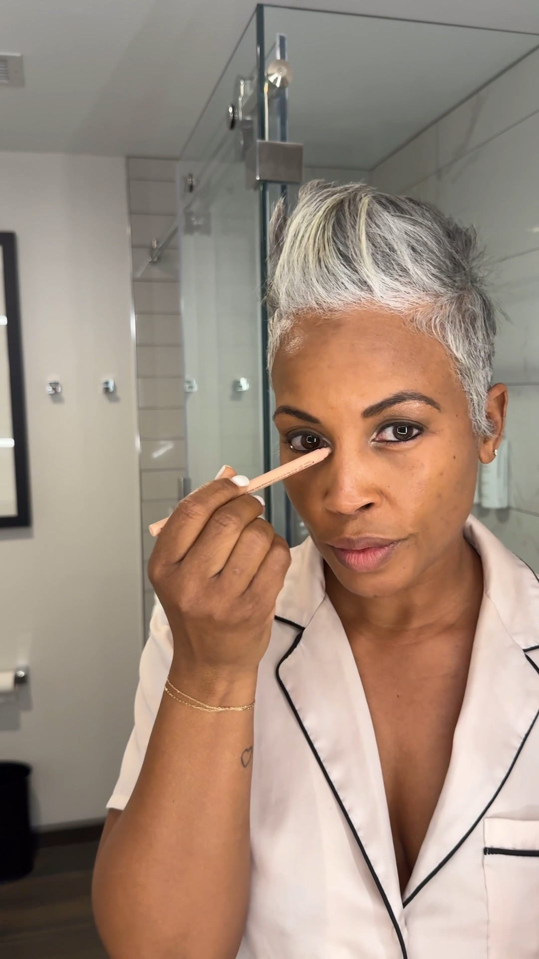 Summer Beauty Hack? the @Tarte Eye Highlighter, to get them corners…makes you look awake 😂


#BeautyEssentials #EyeHighlighter #MidlifeMustHaves #xoJalonda #SummerLook

#LTKgrwm #LTKOver40 #LTKBeauty