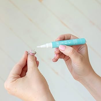 On-The-Go Ring and Jewelry Cleaner Pen - Crystal Clear Carats - Natural and Non-Toxic - Portable ... | Amazon (US)