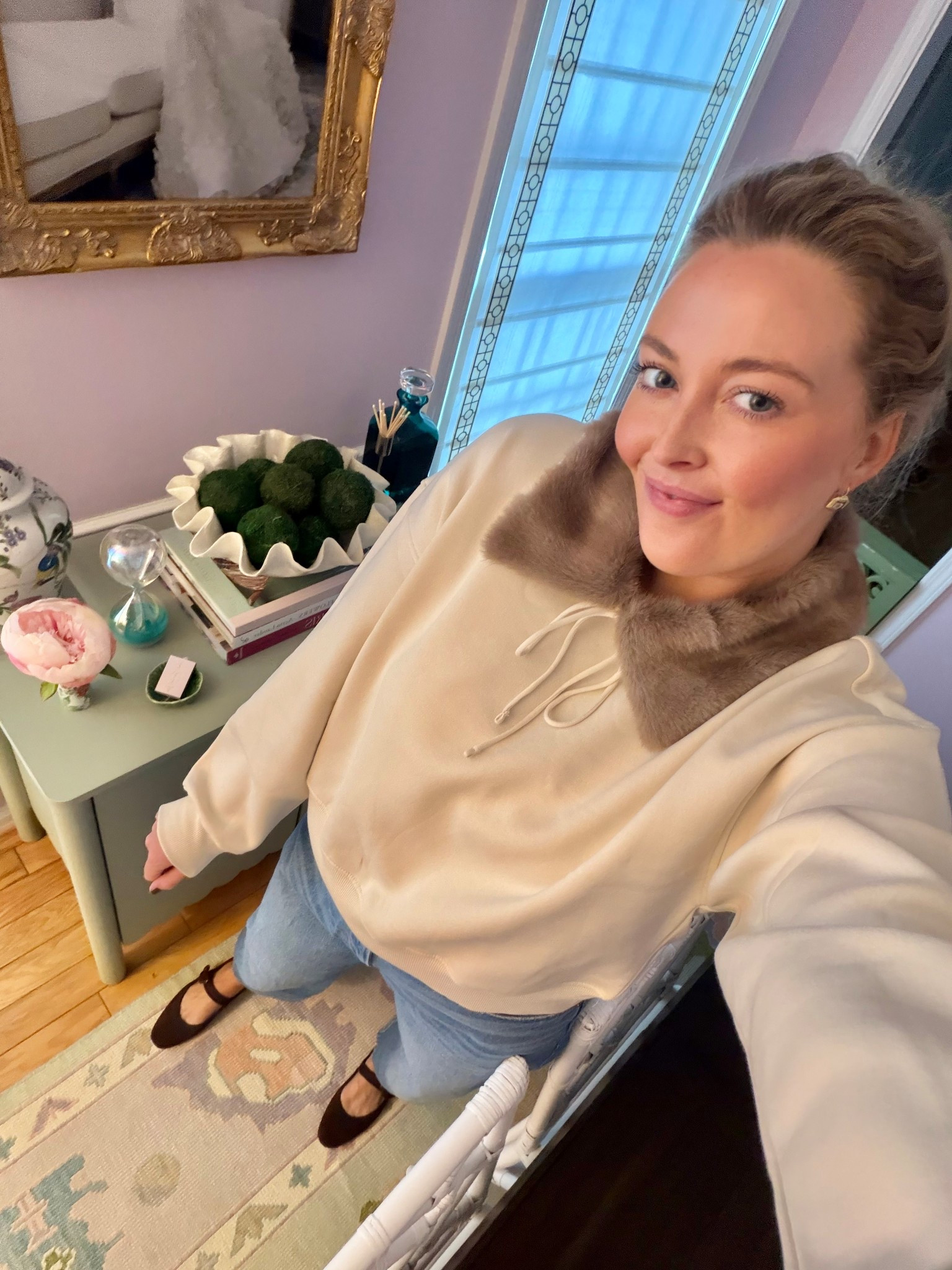 This $30 fur collar sweatshirt is incredible 🧸

#LTKFindsUnder50 #LTKSeasonal #LTKStyleTip