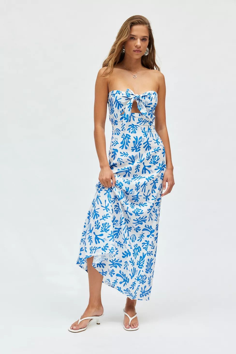 Another Girl Staffie Knotted Bandeau Maxi Dress | Urban Outfitters (US and RoW)