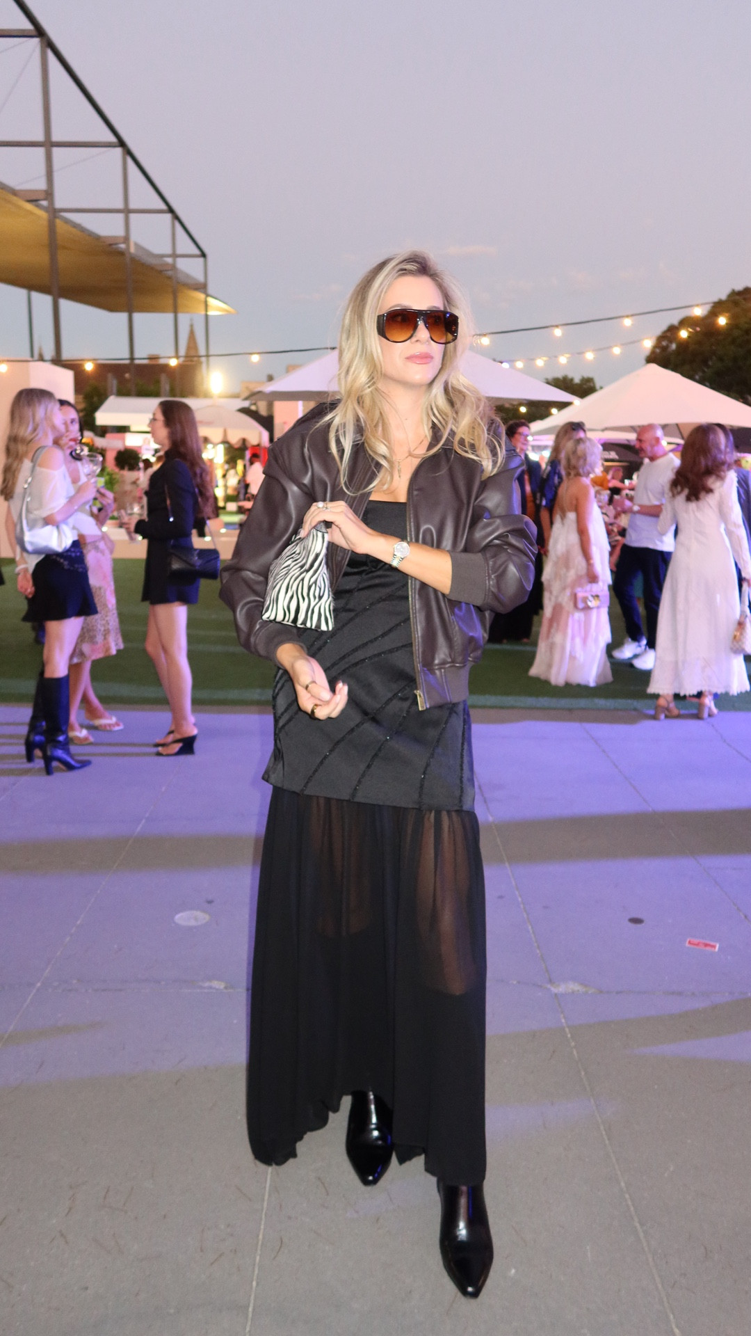 The night is young and the Autumn Luxe Runway is bringing in new transeasonal dressing styles here at the Melbourne Fashion Festival

Dress size 10 Significant Other
Boots size 41 Bared
Sunnies Chloe
Bag Camilla and Marc


#LTKaustralia #LTKover40 #LTKstyletip