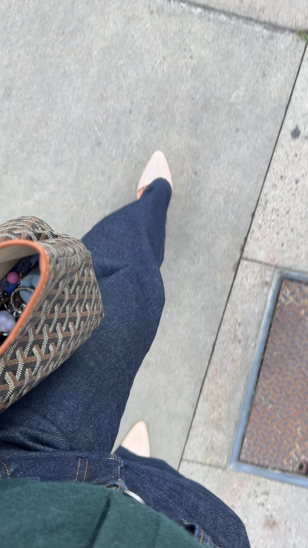 Jeans: 27
Shoes: TTS


#LTKdayinmylife #LTKGiftGuide #LTKWorkwear