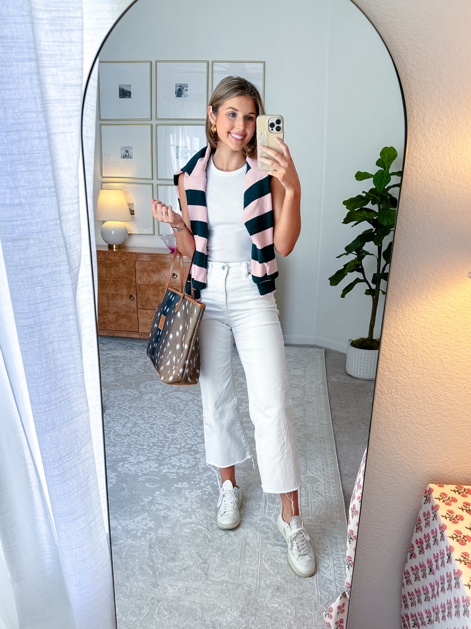 Travel outfit! Wearing XS in top and 26 in jeans.

#LTKStyleTip