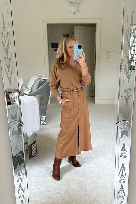 A column of color is so flattering 

Fresh new cashmere and leather from Brochu Walker

Camel V-neck cashmere sweater 
Camel faux leather, midi skirt 
Fits TTS 


#LTKover40 #LTKSeasonal #LTKstyletip