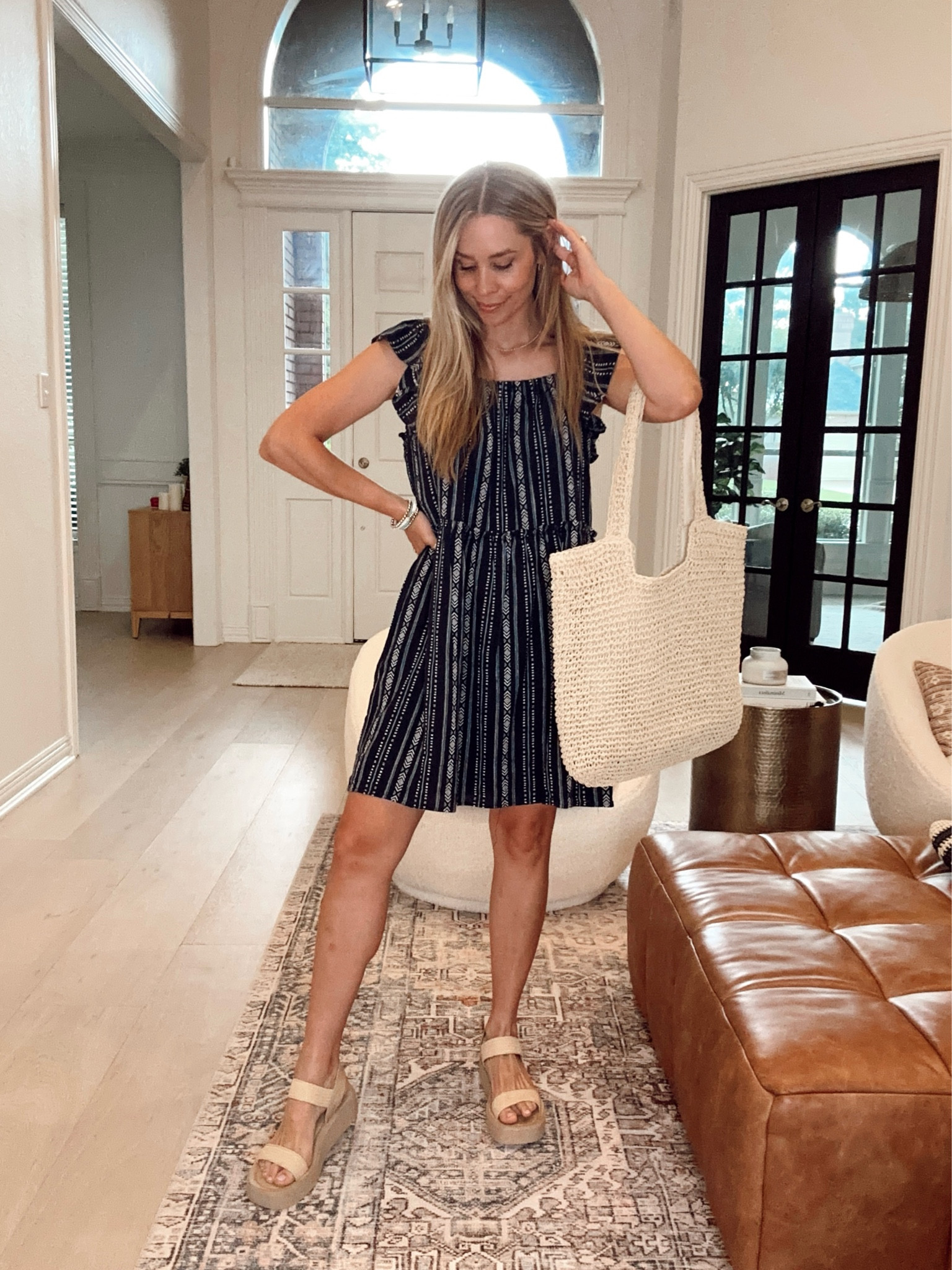 Size m // went up 1 size for extra length / it does run true to size 

Walmart summer dress