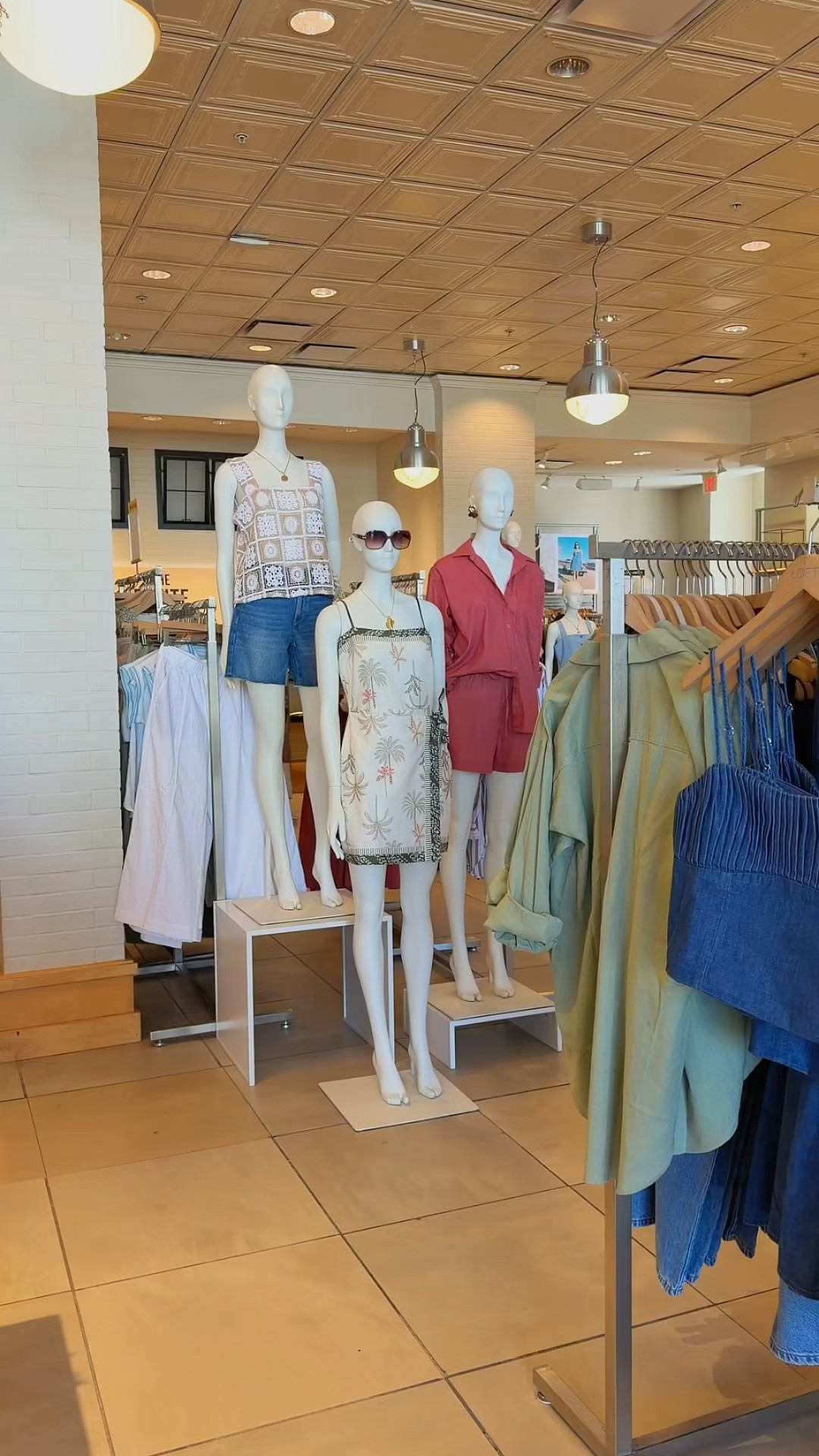 Took the fan out for a spin & found a lot if great Autumn colors!! 

#LTKSeasonal