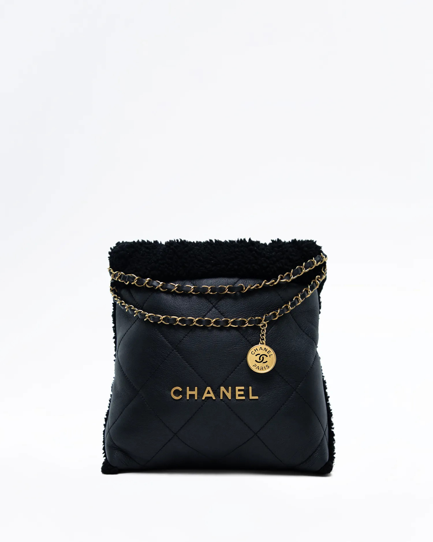 Shearling Chanel 22 Small Handbag | Vivrelle