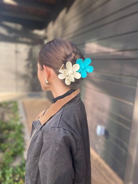 Flower hair clips from Amazon 

#LTKU #LTKSeasonal #LTKfindsunder50