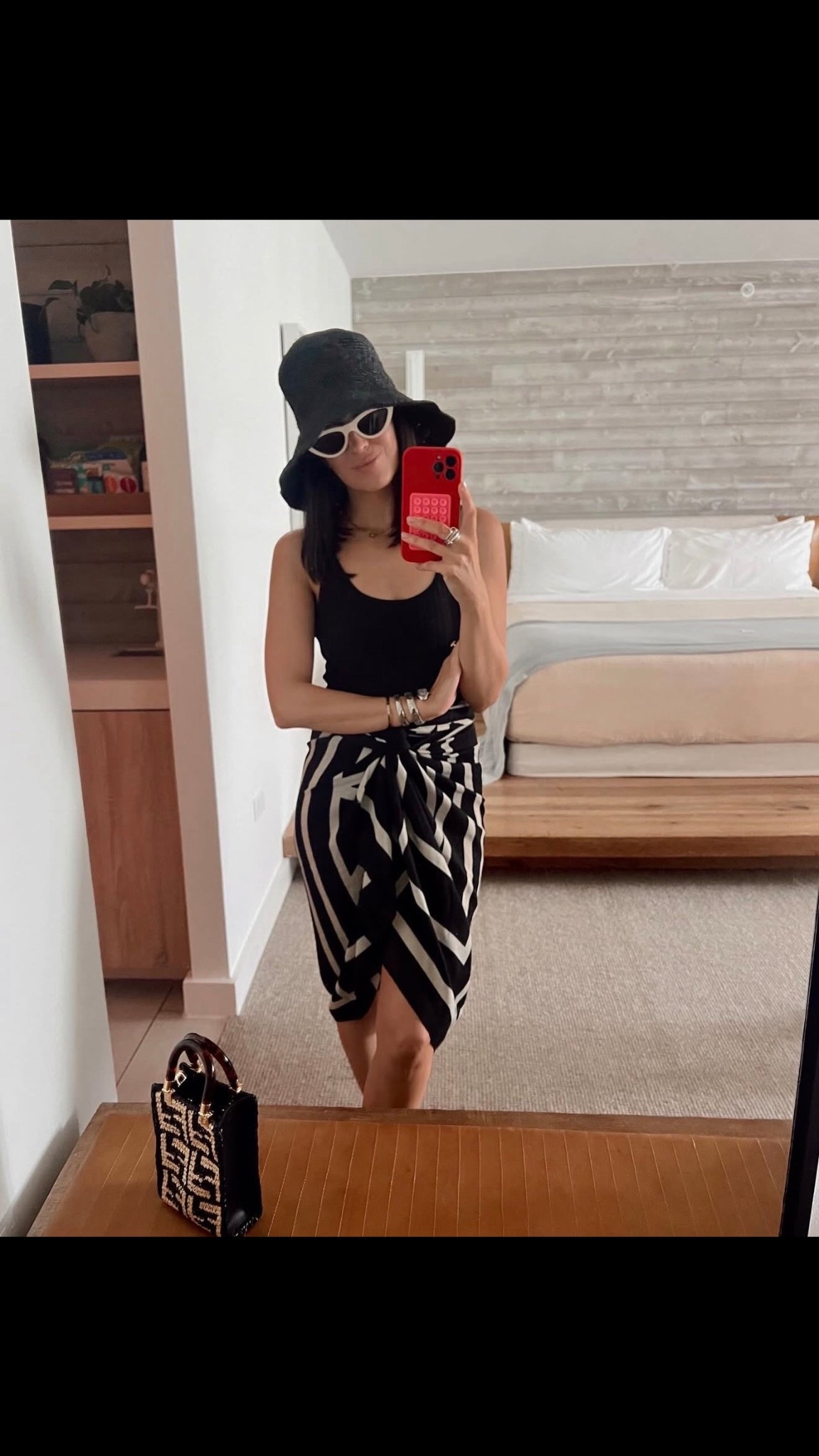 Spring break outfit idea, pool day look 