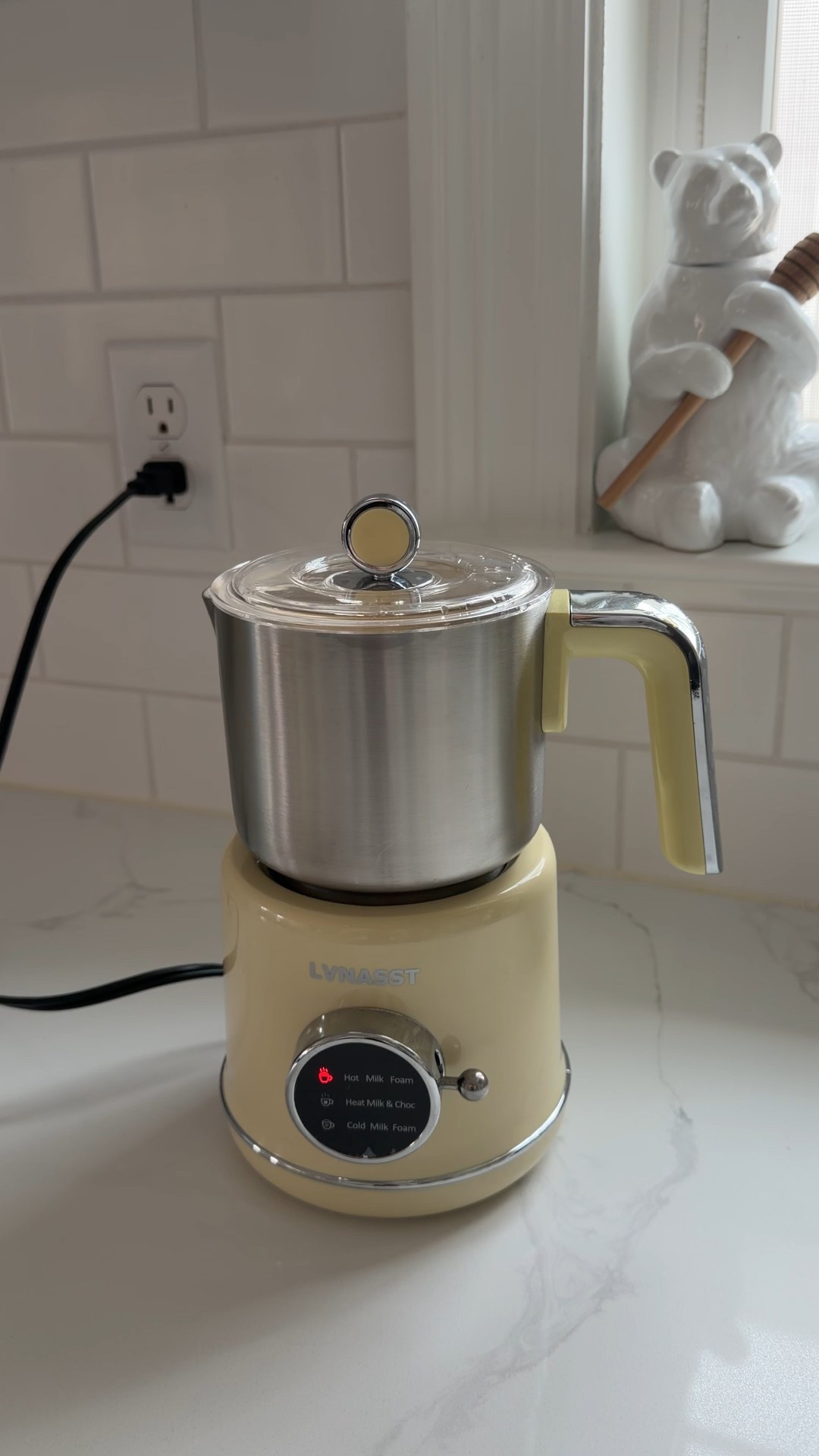 not to be dramatic, but this frother changed my life



#frother #smeg #coffee

#LTKfoodie #LTKvlog #LTKHome