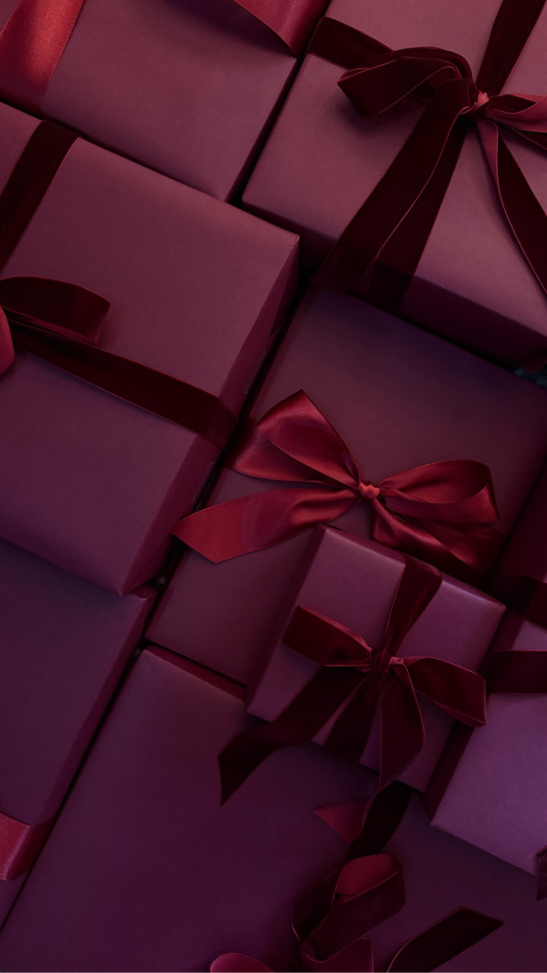 Monochromatic Christmas wrapping 🥀

Loving this deep burgundy wrapping paper with matching velvet and satin ribbons this year! I do have some larger boxes that I’ll wrap in a print, but this feels so elevated and fancy!

Wrapping paper and ribbons all come in multiple colors!

Christmas gift wrap, holiday wrapping, burgundy wrapping paper, burgundy velvet and satin ribbons 

#LTKSeasonal #LTKHome #LTKHoliday