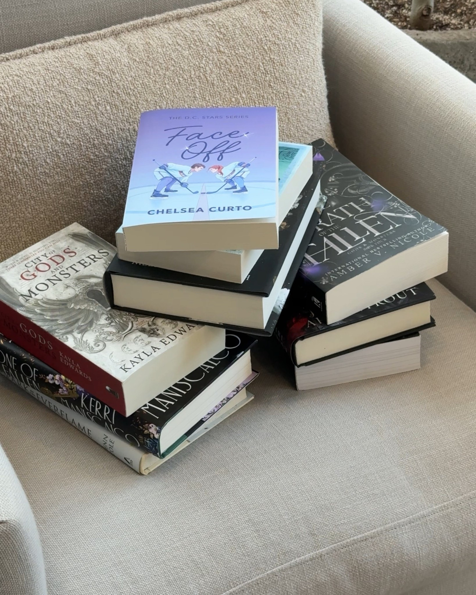 All the books that I want to read before the end of the year 

Romantasy, fantasy, romance books, book recommends 

#LTKdayinmylife #LTKHome