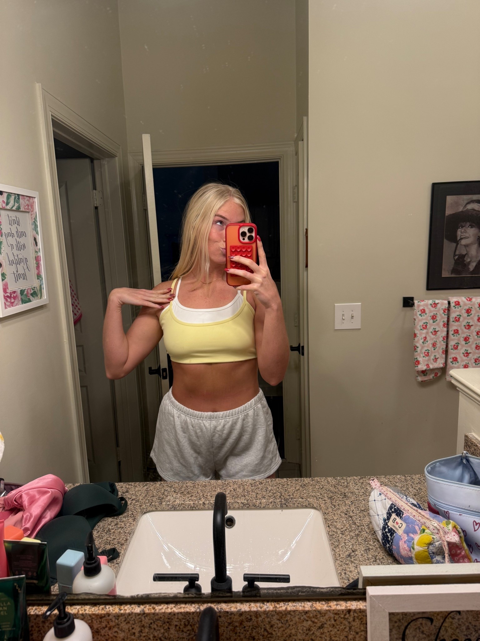 I recently got this butter yellow layered sports bra & I’m SLIIIVINGGG IN IT

#LTKootd #LTKActive #LTKTall