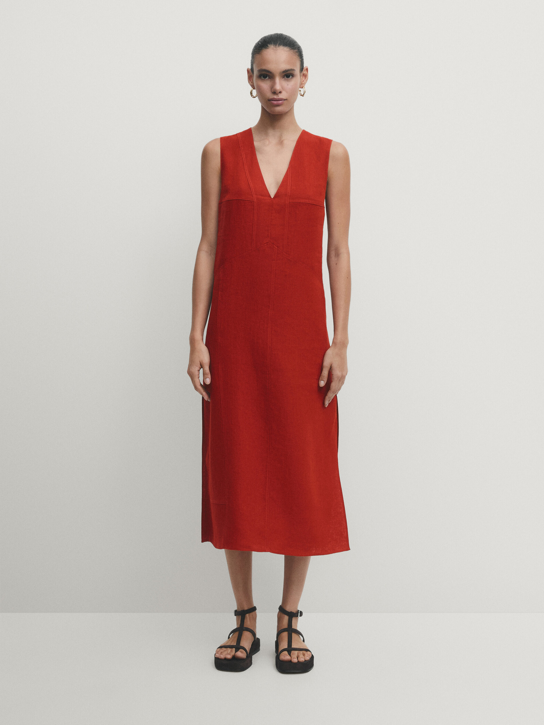 V-neck midi dress with topstitching | Massimo Dutti US