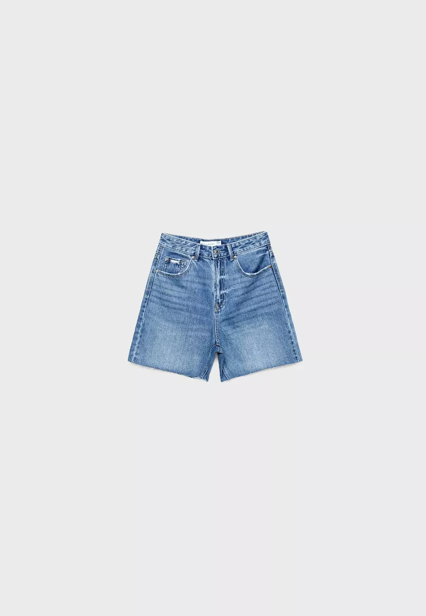 D93 Longline shorts | Stradivarius (UK)