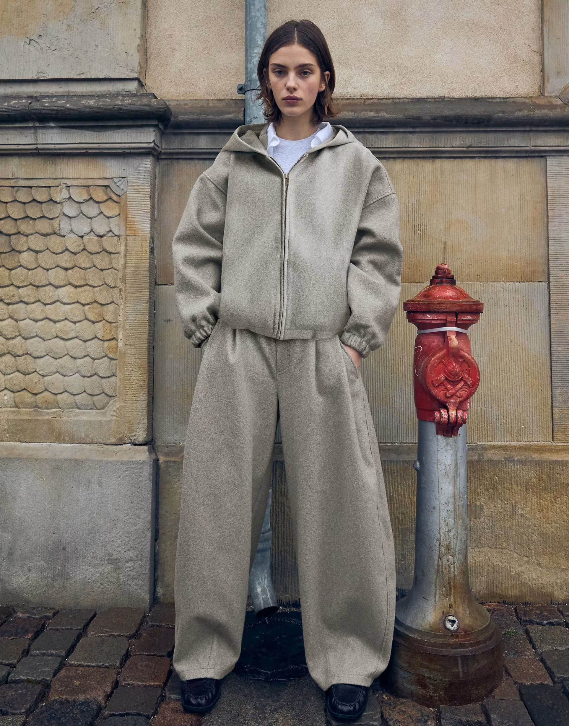 Bershka Wool-effect barrel-leg trousers in beig | ASOS (Global)