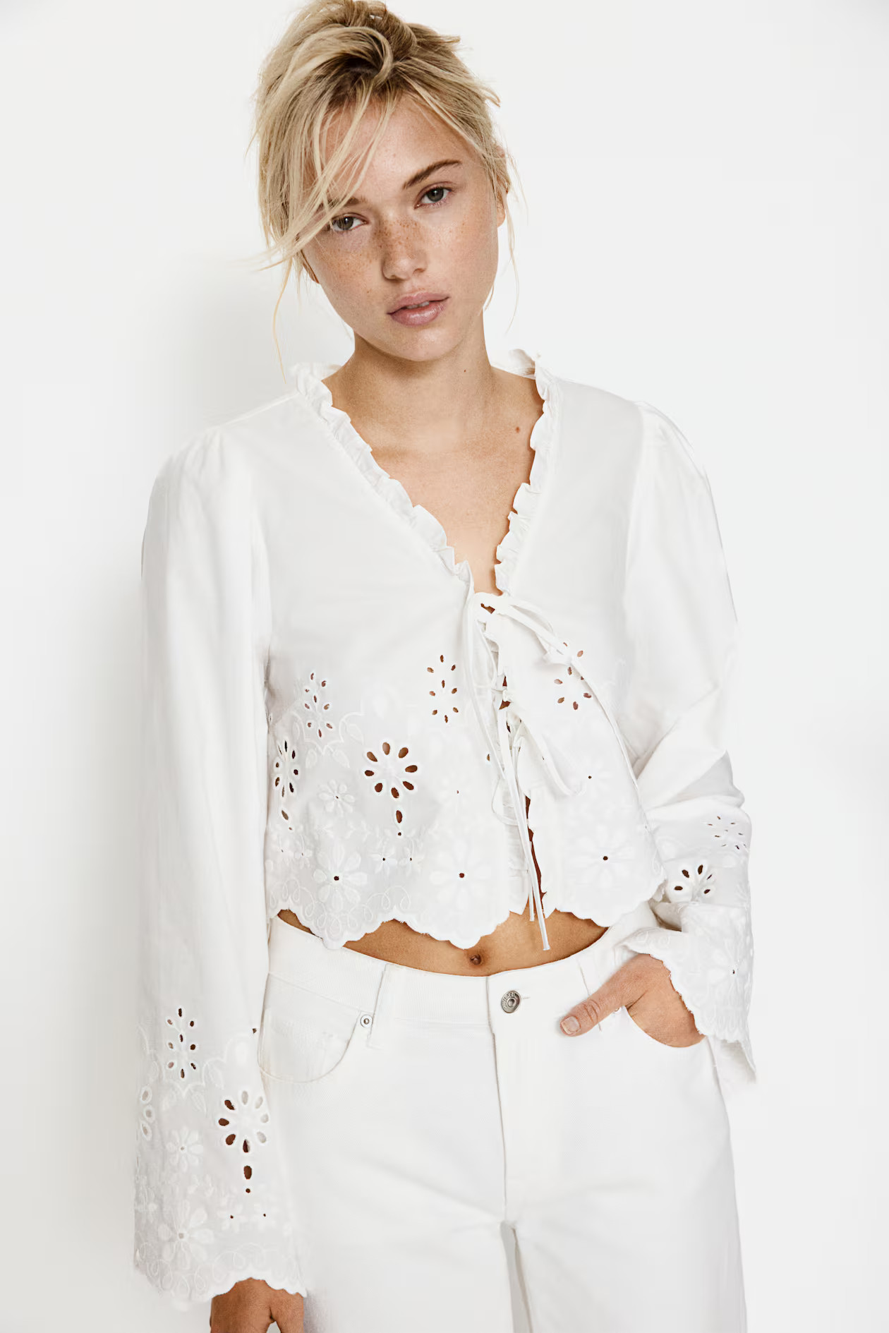 Broderie anglaise cotton blouse - White - Ladies | H&M GB | H&M (UK, MY, IN, SG, PH, TW, HK)