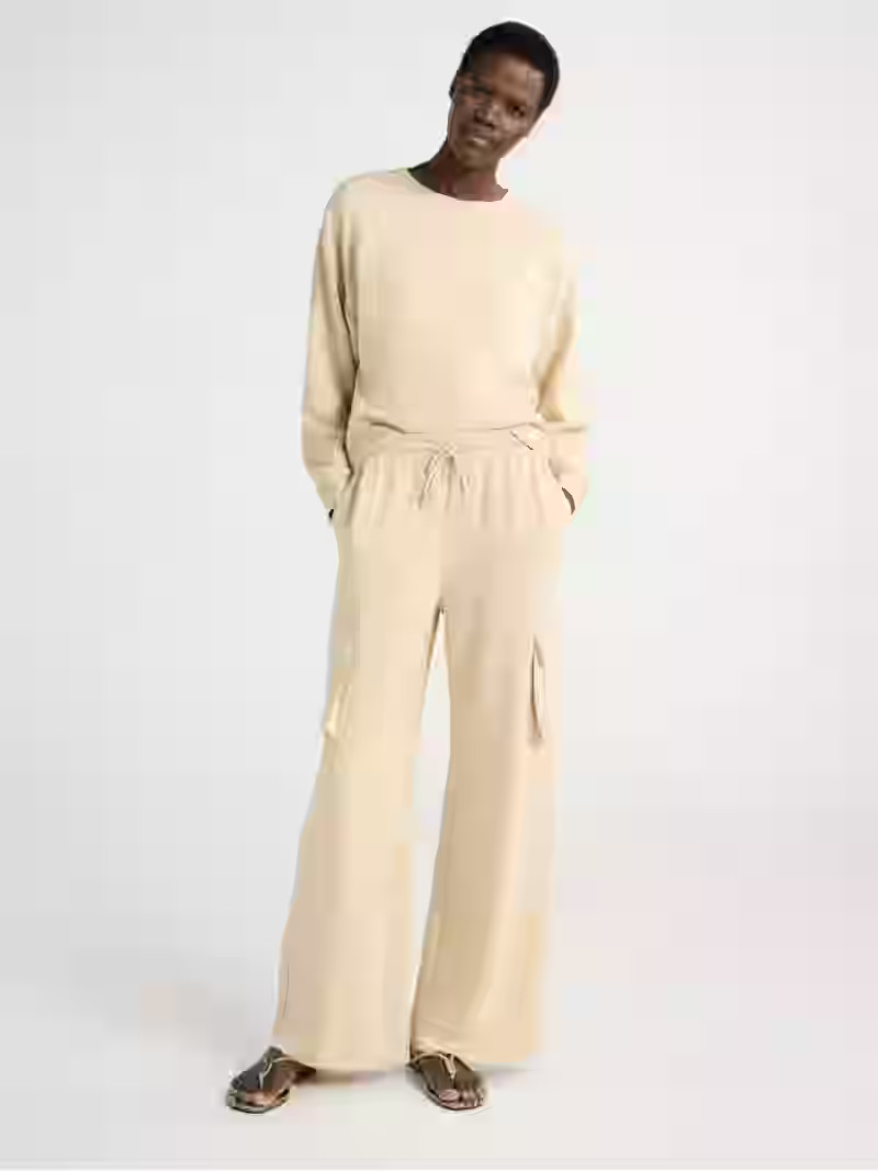Scoop Women’s and Women’s Plus Ultimate ScubaKnit Wide Leg Cargo Sweatpants, Sizes XS-4X | Walmart (US)