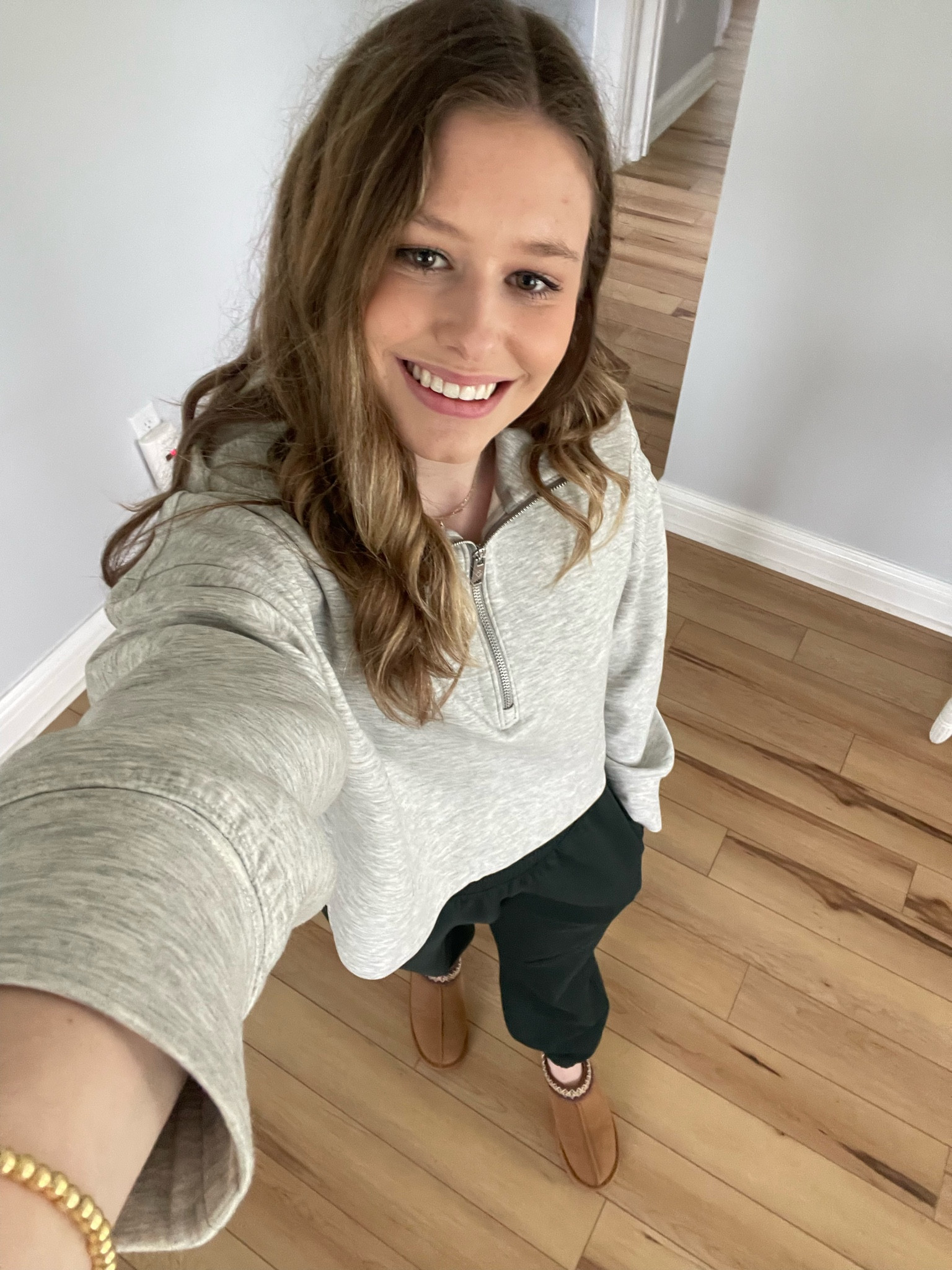 cozy outfit at home

ootd, cozy outfit, abercrombie outfit, cozy at home outfit

#LTKtravel #LTKstyletip #LTKfindsunder100