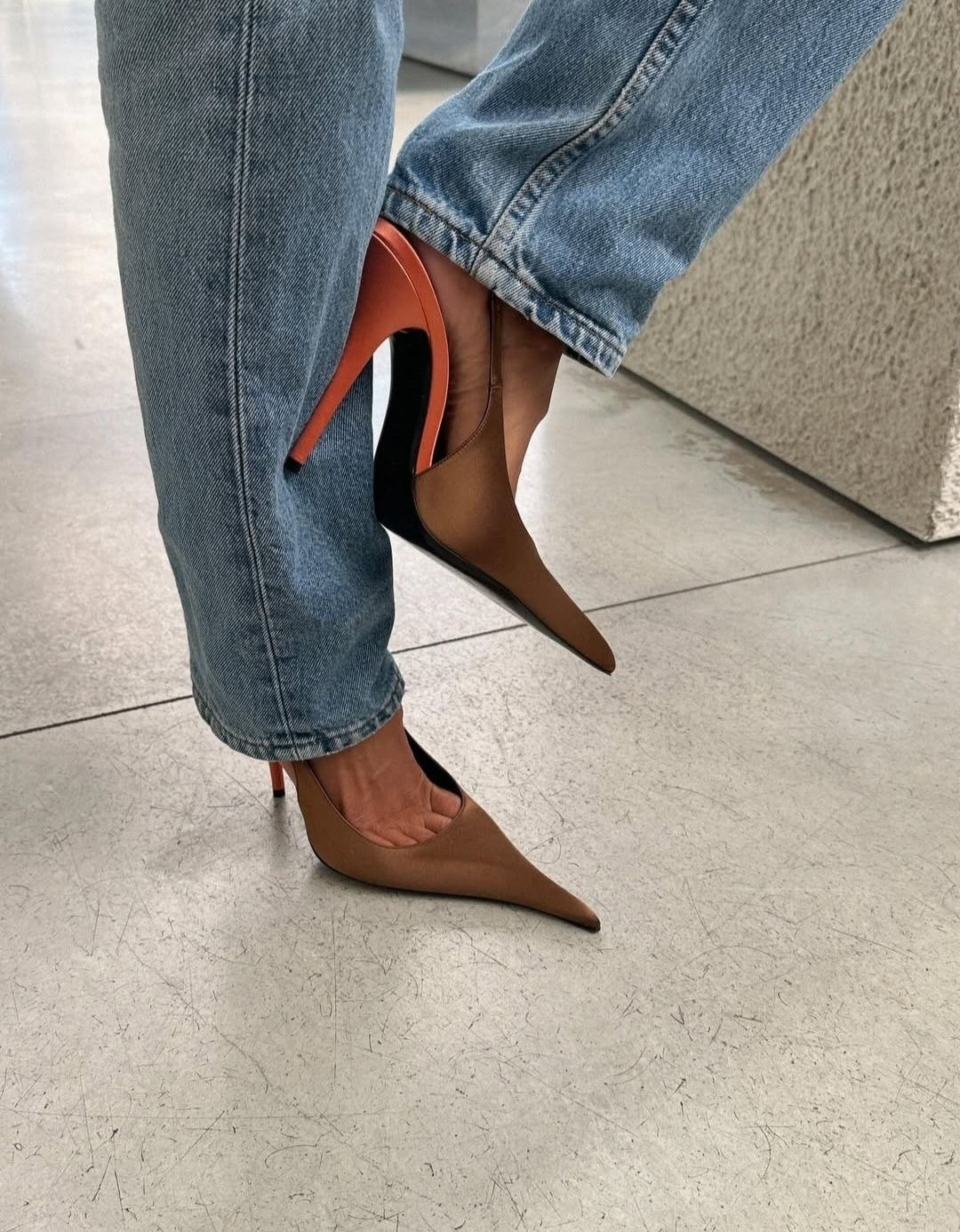 Saint Laurent Deroche slingback pumps in satin crepe 

#LTKWorkwear #LTKOver40 #LTKU