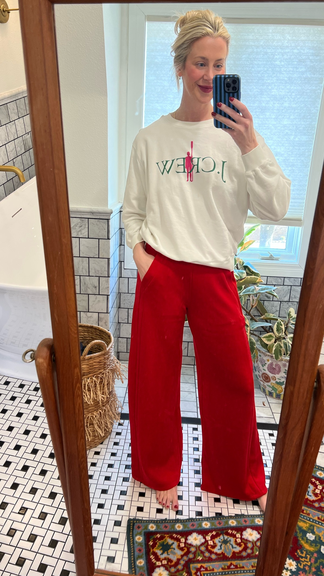 Finally got my #spanx sweats in from the after Christmas sale and I’m in love! I’ll be keeping my eye on the black to see if they go on sale. The quality is 👌🏼

#LTKmomlife #LTKgrwm #LTKootd