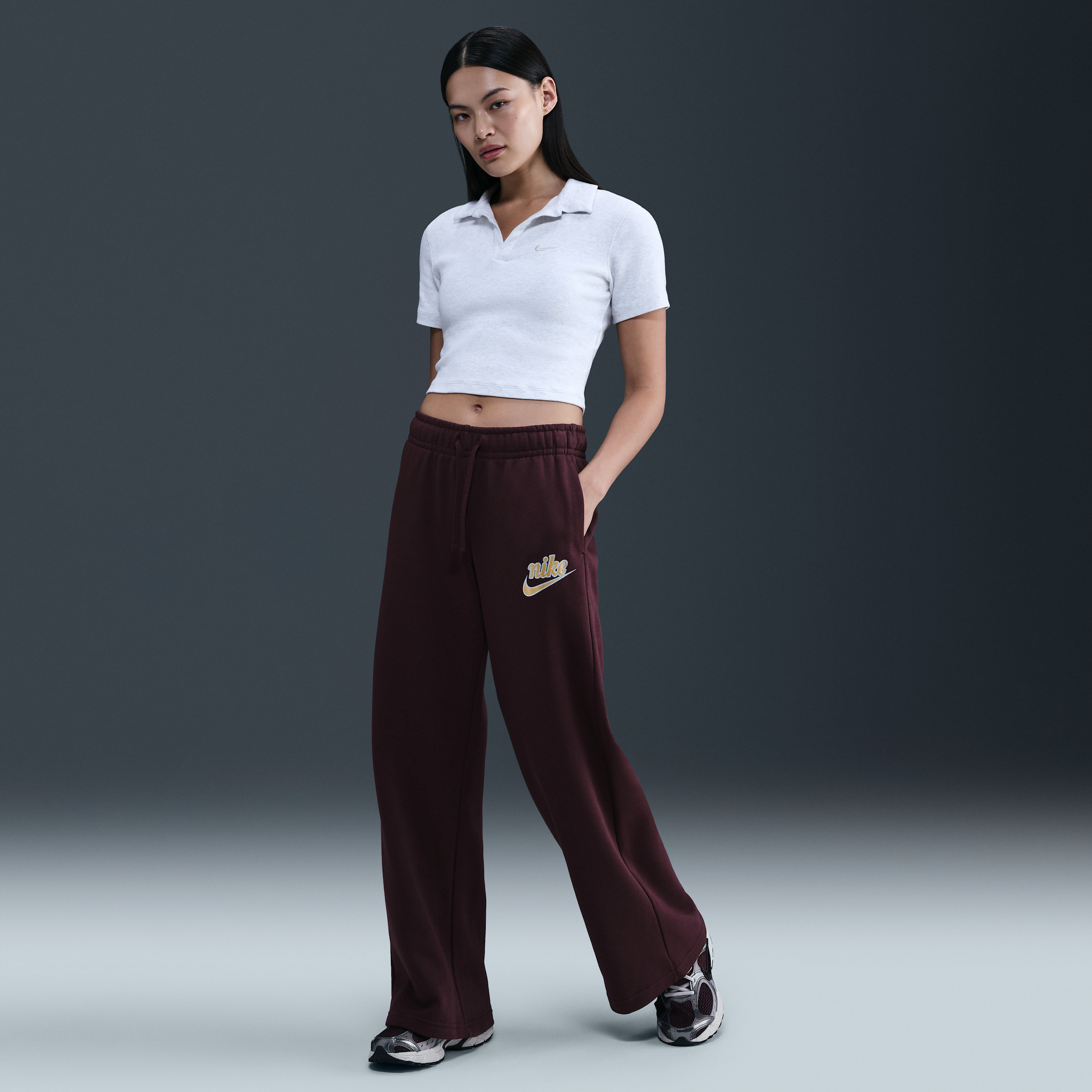 Women's Nike Sportswear Club Fleece Mid-Rise Wide-Leg Pants in Red | IM8604-652 | Nike (US)