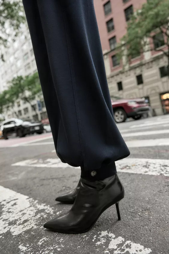 CRACKLED EFFECT HEELED ANKLE BOOTS | Zara US