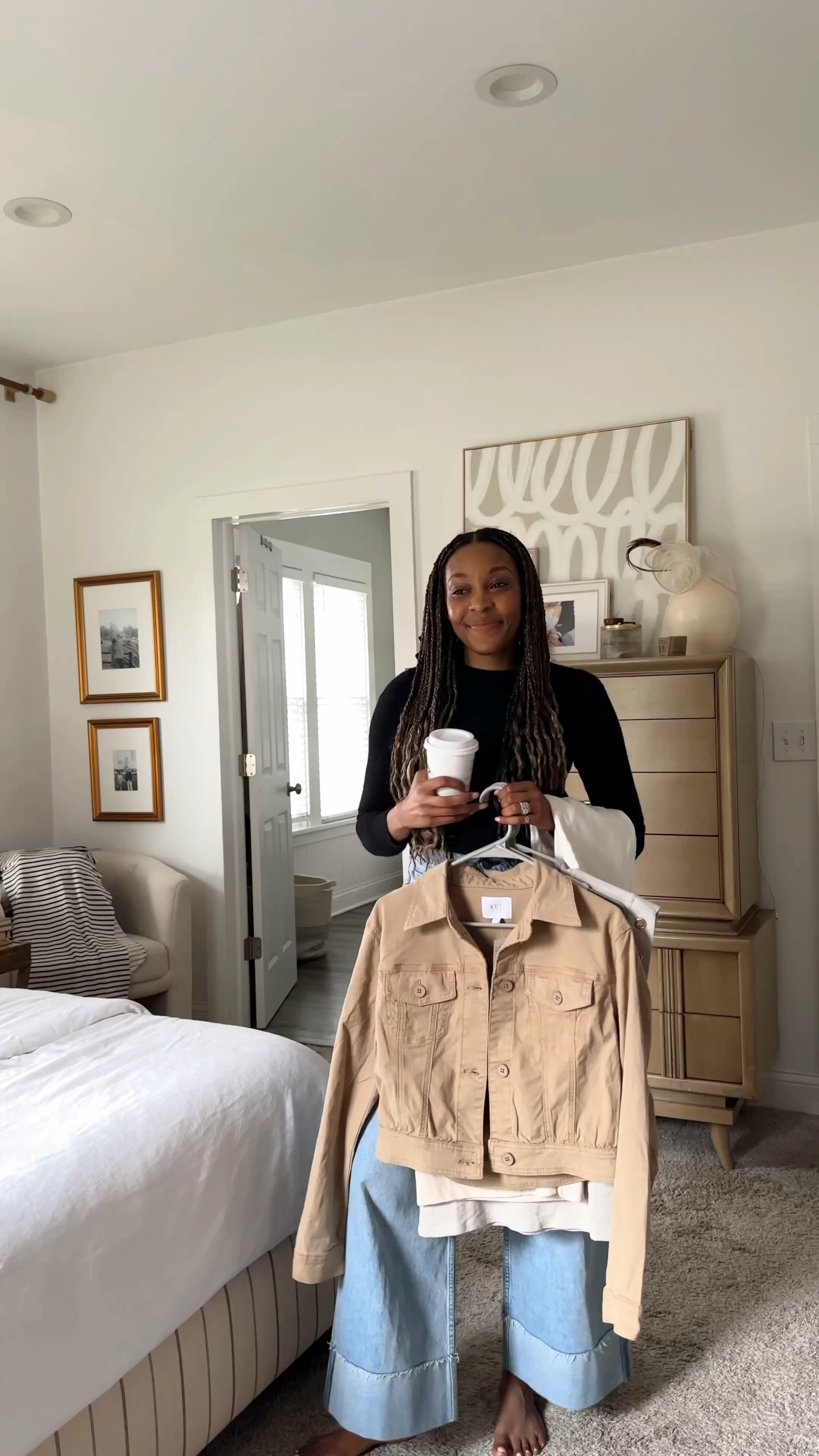 The dose of effortlessly chic spring style inspiration you didn’t know you needed. I’m sharing some fresh acquisitions from @evereveofficial that I know you will love. Also, you’ll discover what KEY piece I’ll be reaching for over and over again as the warmer days continue to draw near! And oh yes, because I’m forever curious..which of these 3 looks is your favorite? Drop a comment below. #ad #everevestyle 