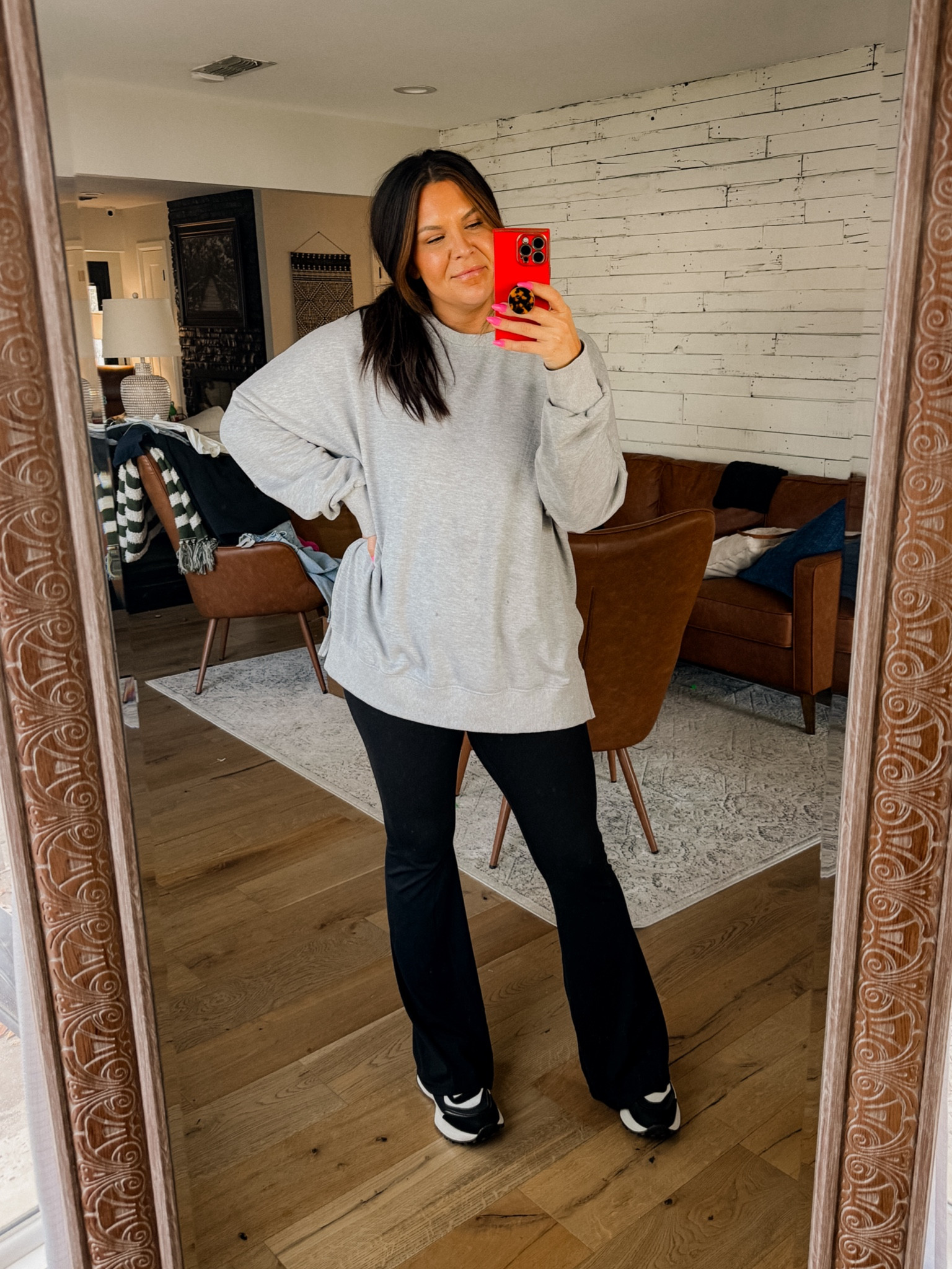 Comfy outfit
Best freaking Amazon sweatshirt: XXL
flare leggings: Large/Long
Sneakers: TTS


#LTKstyletip #LTKfindsunder50 #LTKmidsize