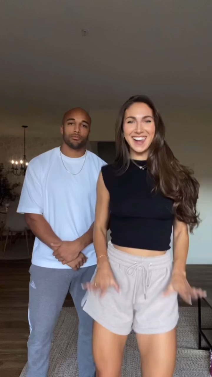 This black tank is so versatile and I’ve been wearing it so much lately!! Use code MELANIESAVE25 for 25% off on the Vici site ❤️

#LTKVideo #LTKGiftGuide #LTKHoliday