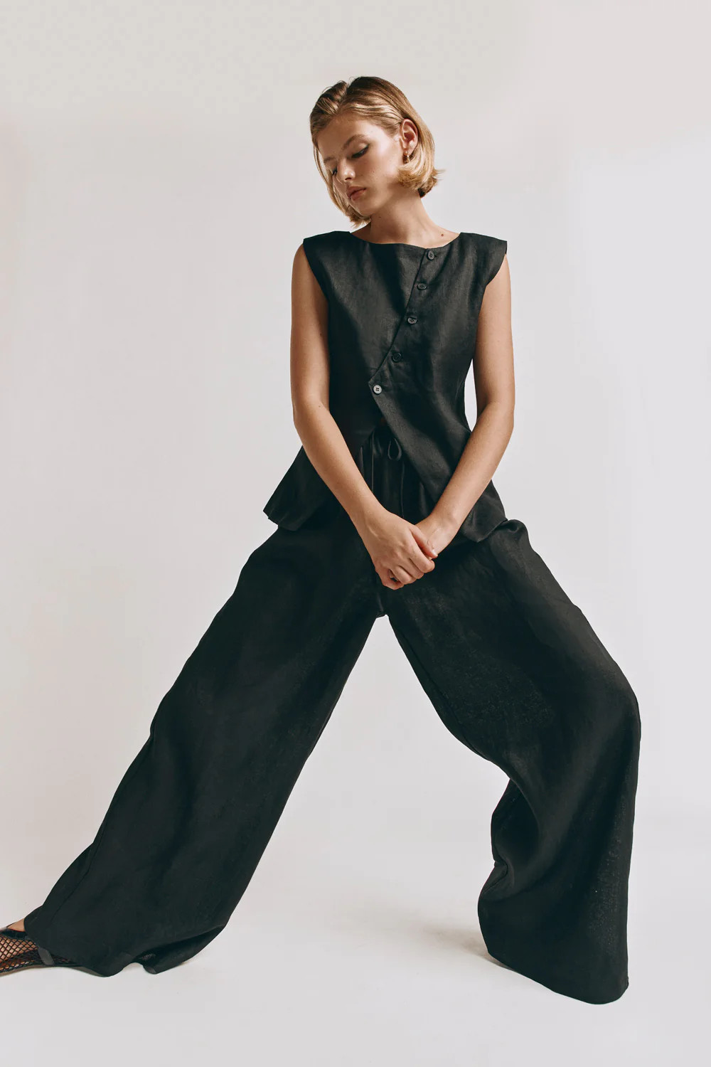 Raya Linen Pants Black | VRG Grl