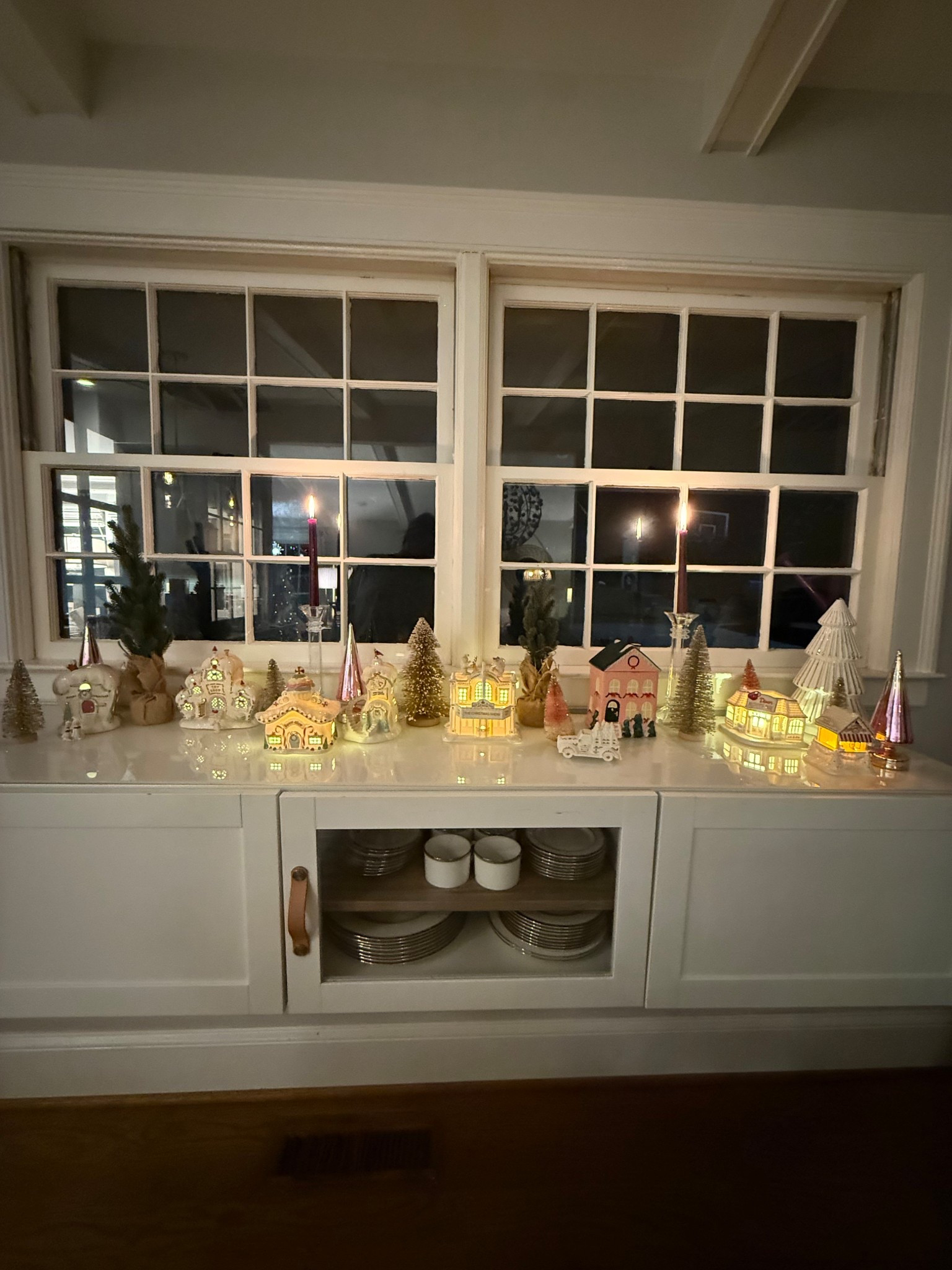 Christmas decoration, love this corner! 

Home decor, christmas decor, home design, macys find, holiday decor 

#LTKHome #LTKHoliday