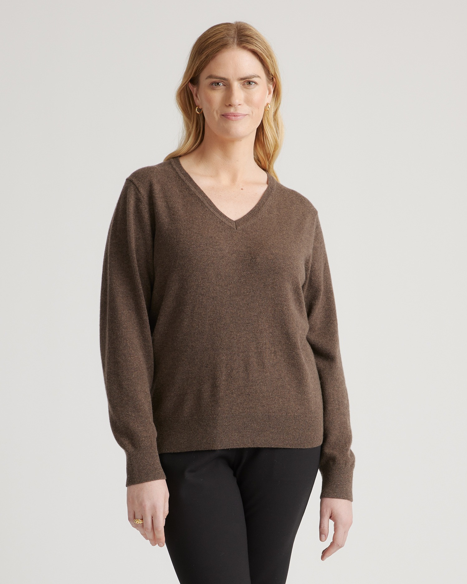 Quince | Women's Mongolian Cashmere V-Neck Sweater in Brown, Size XS | Quince