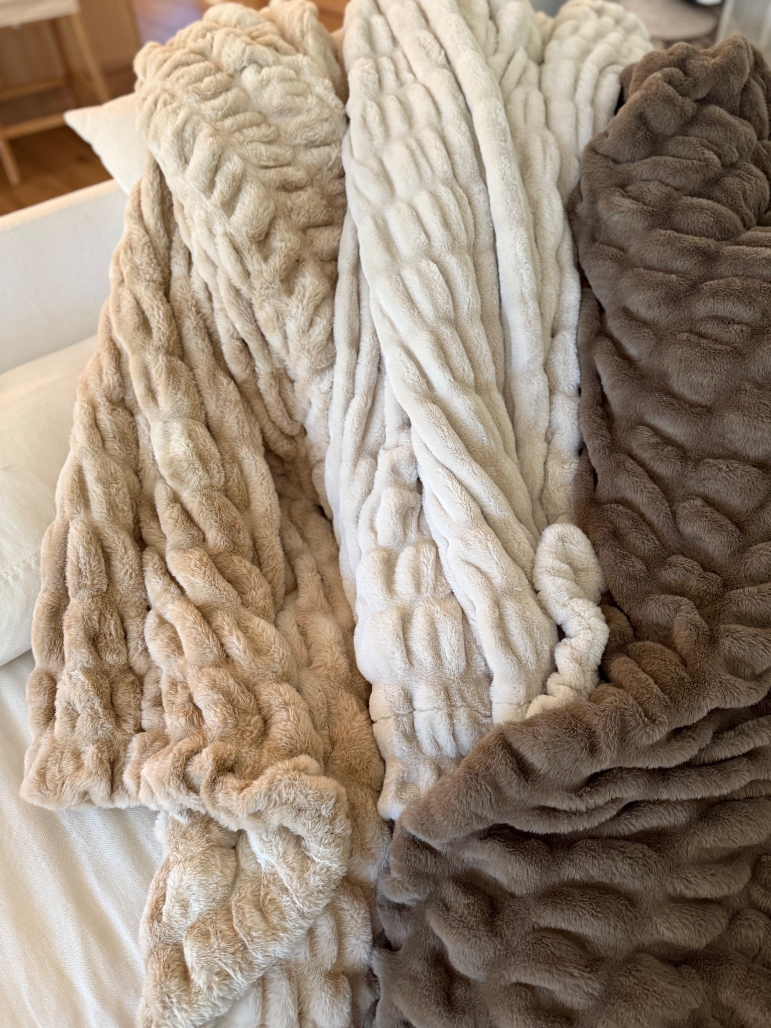 Take 55% OFF these cozy @lolablankets with code: BF55
#blanket #giftidea 

#LTKGiftGuide #LTKCyberWeek #LTKSaleAlert