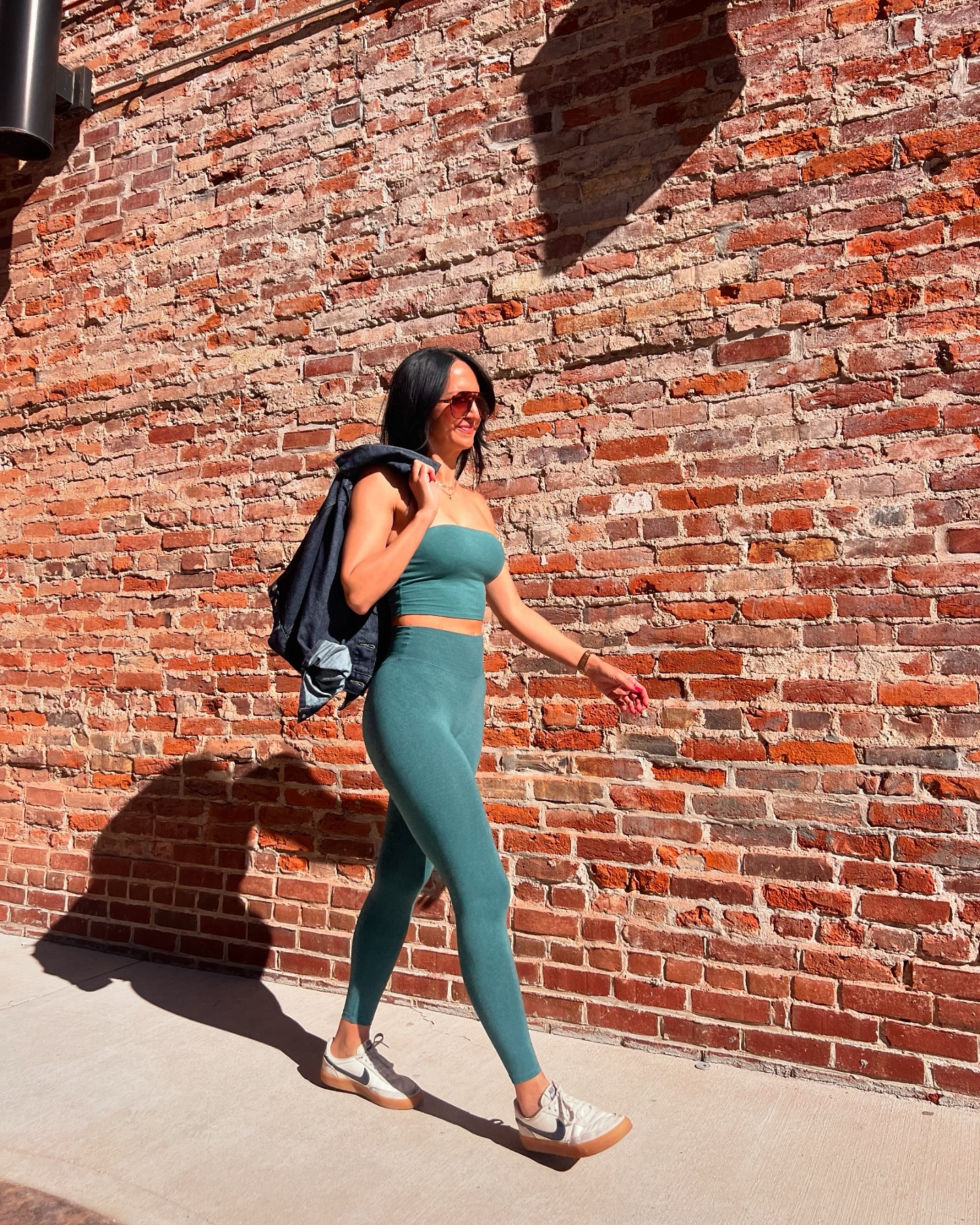 BLACK FRIDAY is coming early @ptulaactive‼️ Save up to 85%!!

🗓️Sale begins Sunday 10/27
• early access 10am - noon
• public access at noon

💰 save an additional 10% with code MAILE

outfit details: bare pro leggings (sea green) & bare strapless crop (sea green)

-

-

-

#ptula 

#LTKFitness #LTKFindsUnder50 #LTKSaleAlert