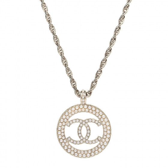 Pearl CC Round Pendant Necklace Gold | Fashionphile