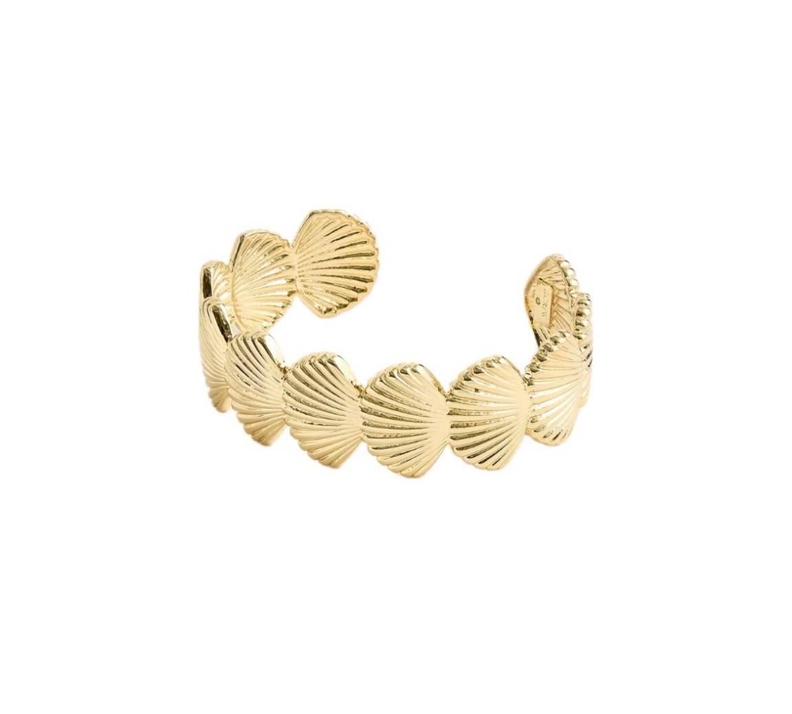 A Fave ✨
… that I wear everywhere is back in stock for the beachy season!



#LTKMothersDay #LTKSeasonal