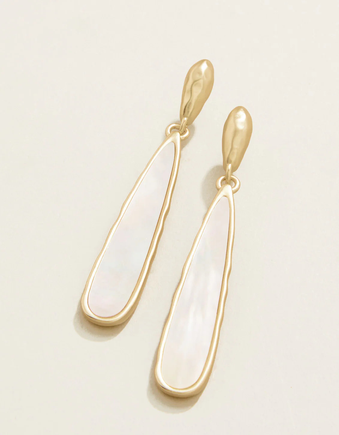 Drip Earrings Mother-of-Pearl | Spartina 449