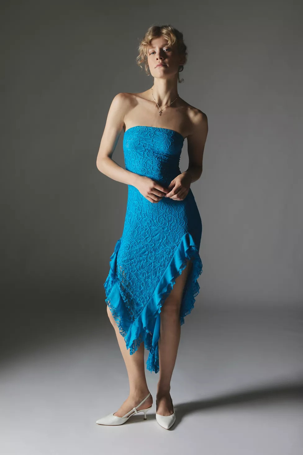 Silence + Noise Stella Lace Strapless Dress | Urban Outfitters (US and RoW)