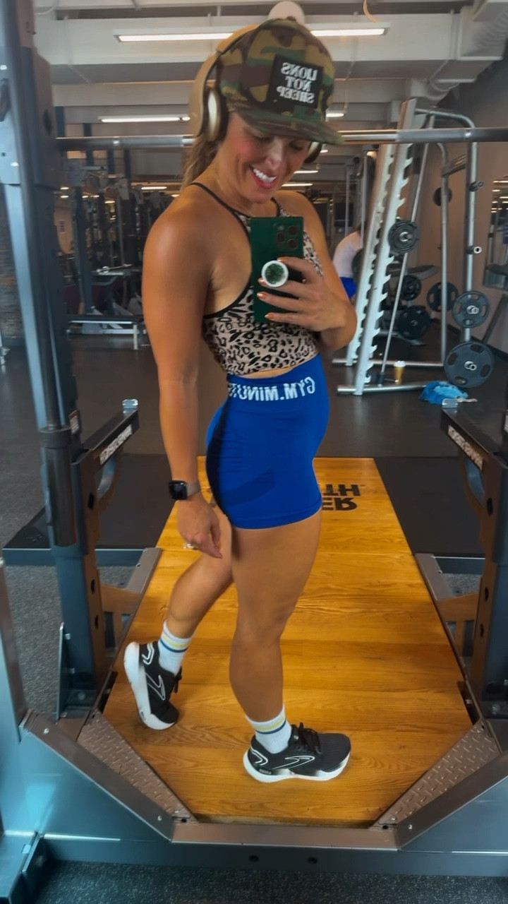 Make moves today babes!

#LTKOver40 #LTKFitness #LTKActive