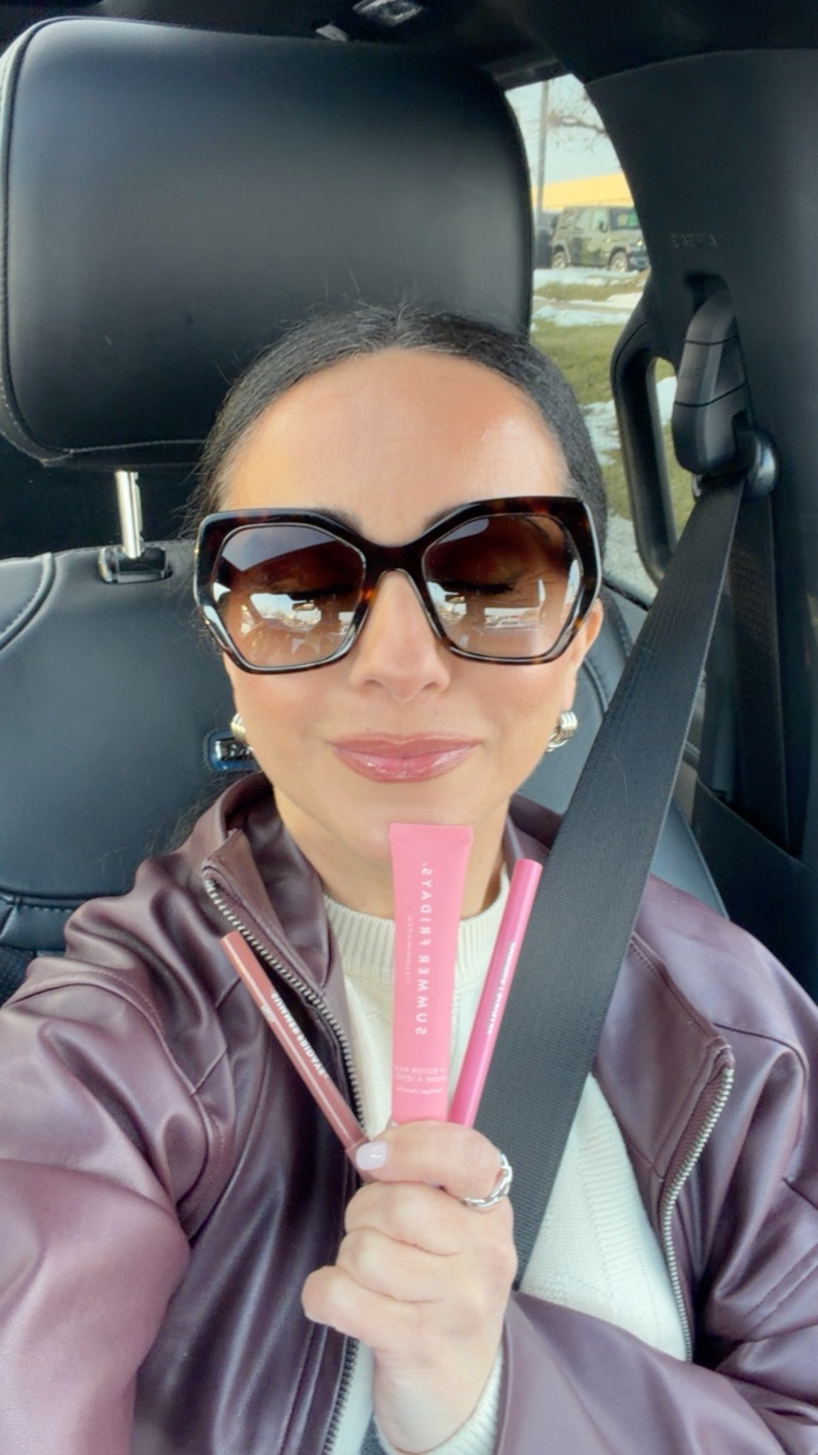 Summer Fridays build your bundle essential lip kit! 

Lip liner: cinnamon 
Lip stain: slipper 
Lip butter balm: pink sugar 

Lip combo | beauty products | Rita Salmo | lip kits 


#LTKBeauty #LTKOver40