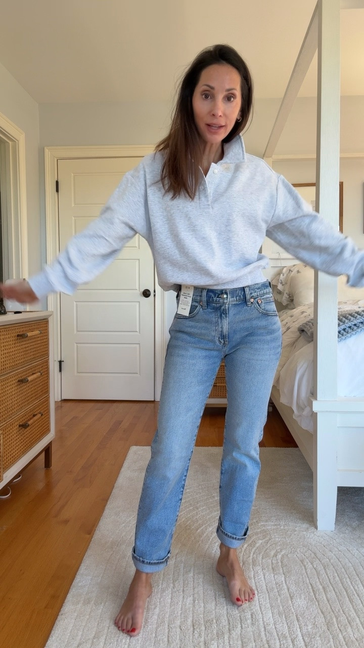 Wearing size 25 in jeans. I’d prob size down one size for a better fit.

#LTKdayinmylife #LTKgrwm #LTKootd