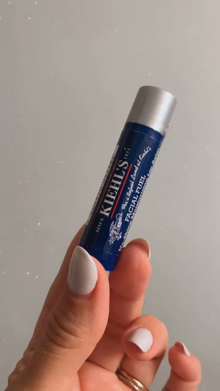 does every man have 7182 lip balms or just mine? 

there’s the car lip balm, the nightstand lip balm, the backpack lip balm, the pocket lip balm, the kitchen counter lip balm… needless to say, we love a lip balm 🙃 


Kiehl’s 25% off site wide !!
Code: LTK25
Promo ends September 20 

#LTKmens #LTKbeauty #LTKSale