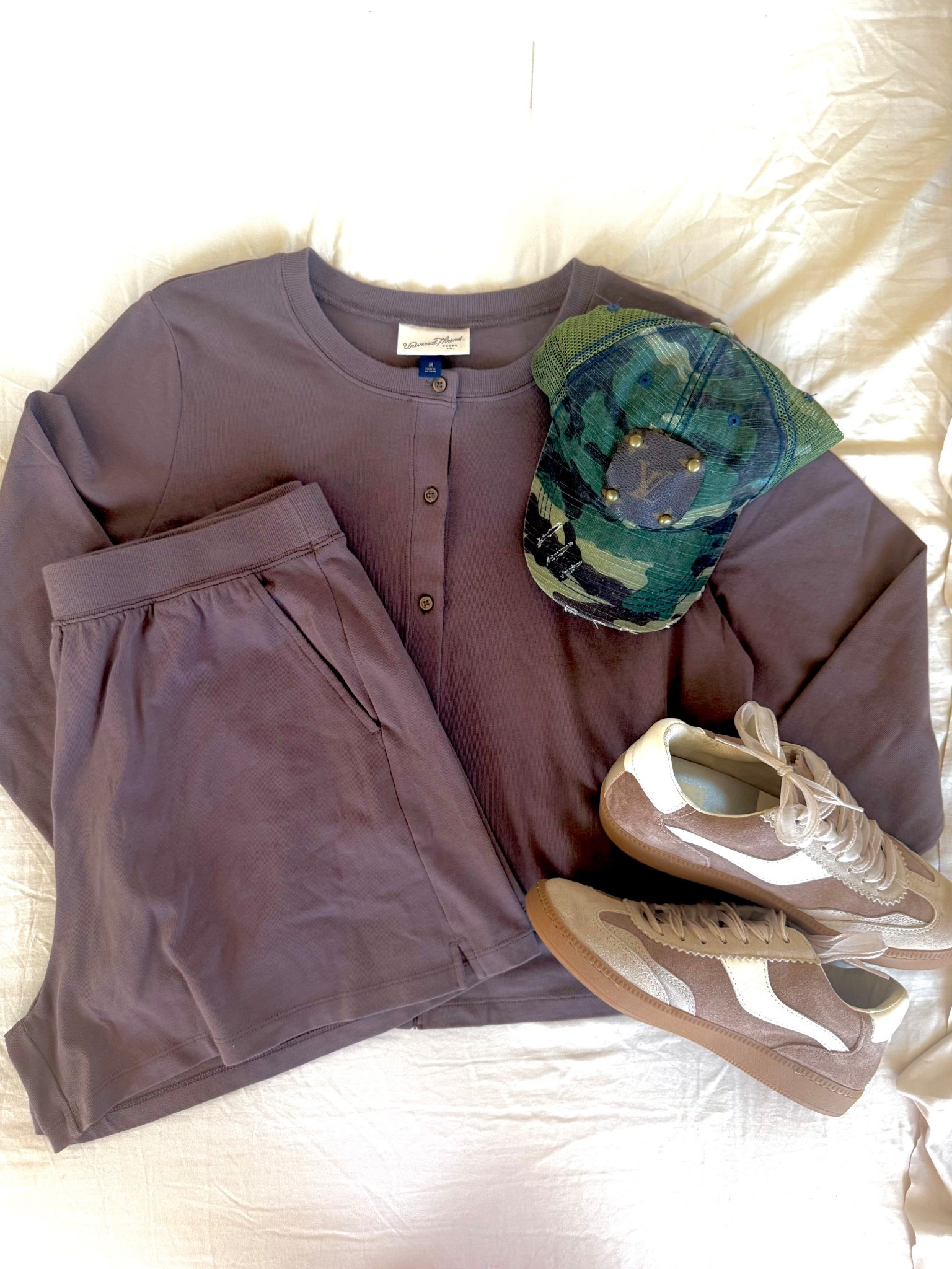Soft tones, relaxed fit, and the comfiest sneakers. Everyday pieces I'm loving right now 🤎

#LTKFindsUnder50 #LTKOver40 #LTKmomlife