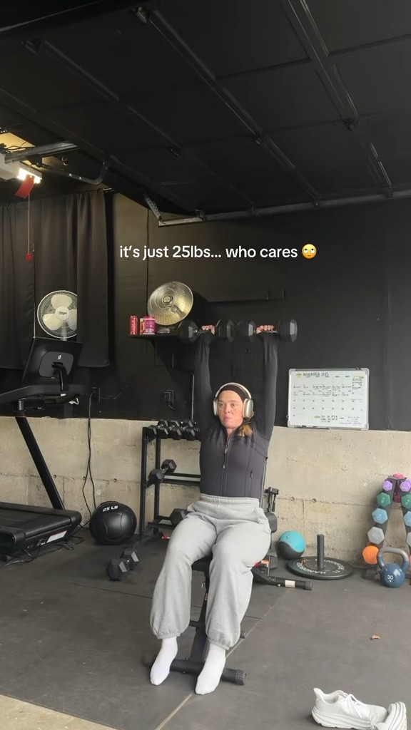 Progress >>> Perfection 💪🏻🖤 Midsize Gym Outfit of the Day | size 10/12 | M/L | 5’4@ 

#LTKfitnessgoals #LTKMidsize #LTKActive