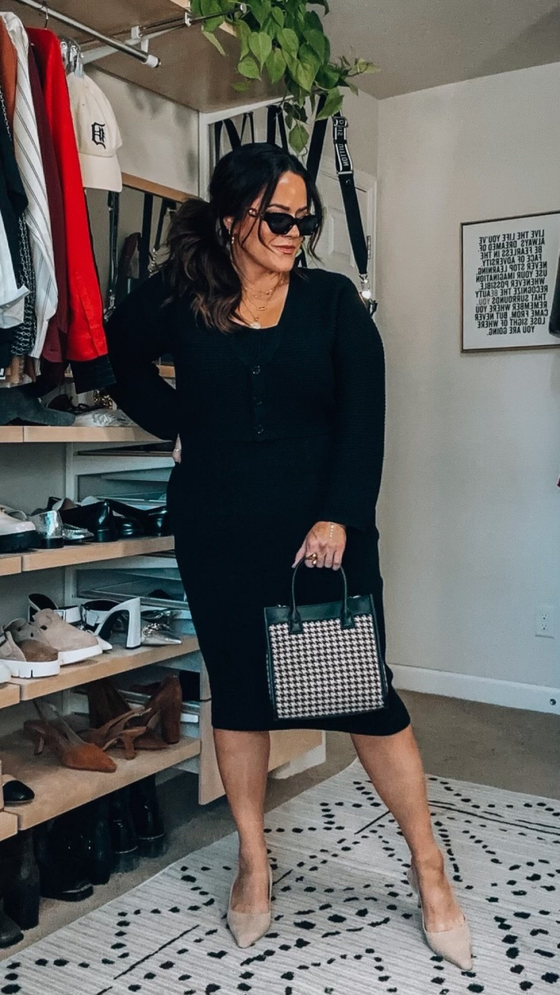 Plaid Purse -  Dress - Midsize - Midi - Black - Sunglasses



#LTKworkwear #LTKstyletip #LTKmidsize