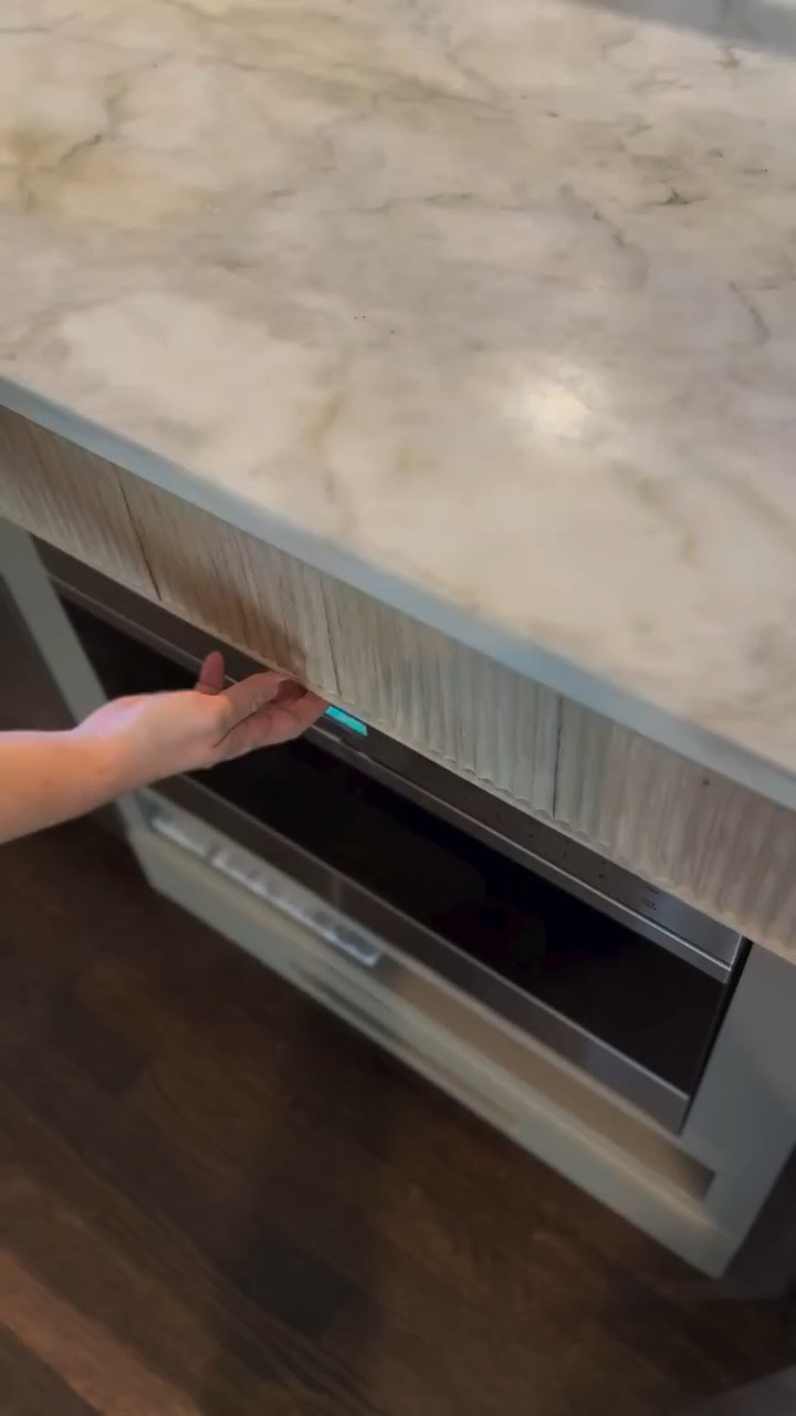 On sale now! These customizable drawer inserts give you that pricey custom-organized look for a fraction of the cost 👏🏼


#LTKHome #LTKSaleAlert #LTKmomlife